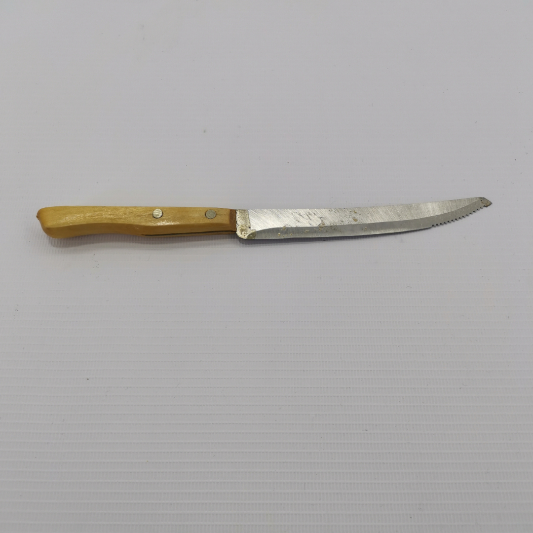 Нож кухонный с деревянной ручкой. Картинка 1